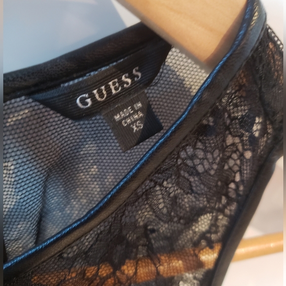 BNWT Guess Pleated Dress sz xs - Picture 3 of 6